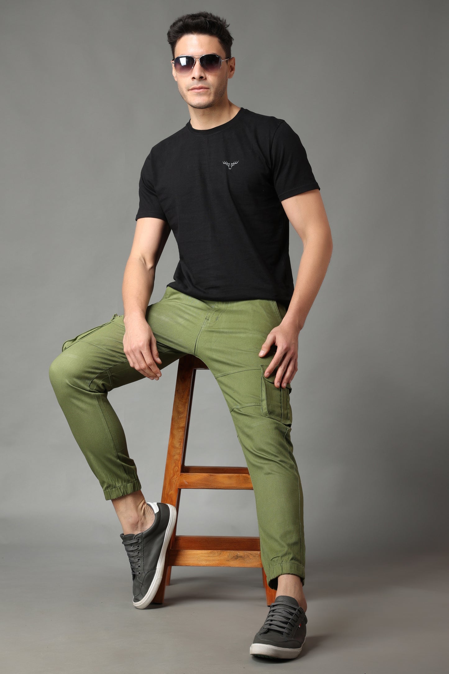 ZAYSH Men Regular Mid Rise Dark Green Cargo Pants (CAR)