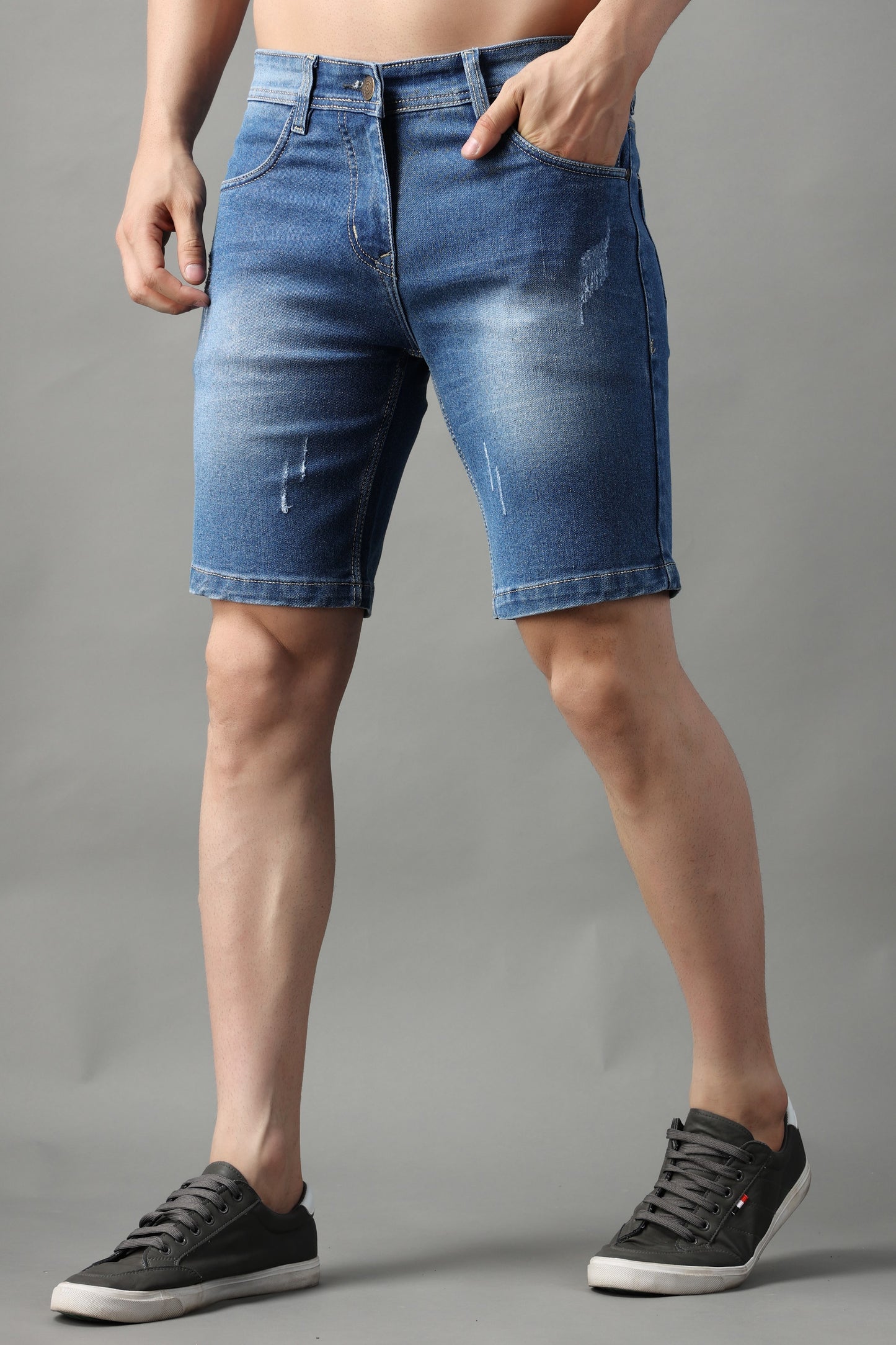 ZAYSH Men Slim Mid Rise Blue Ripped Shorts