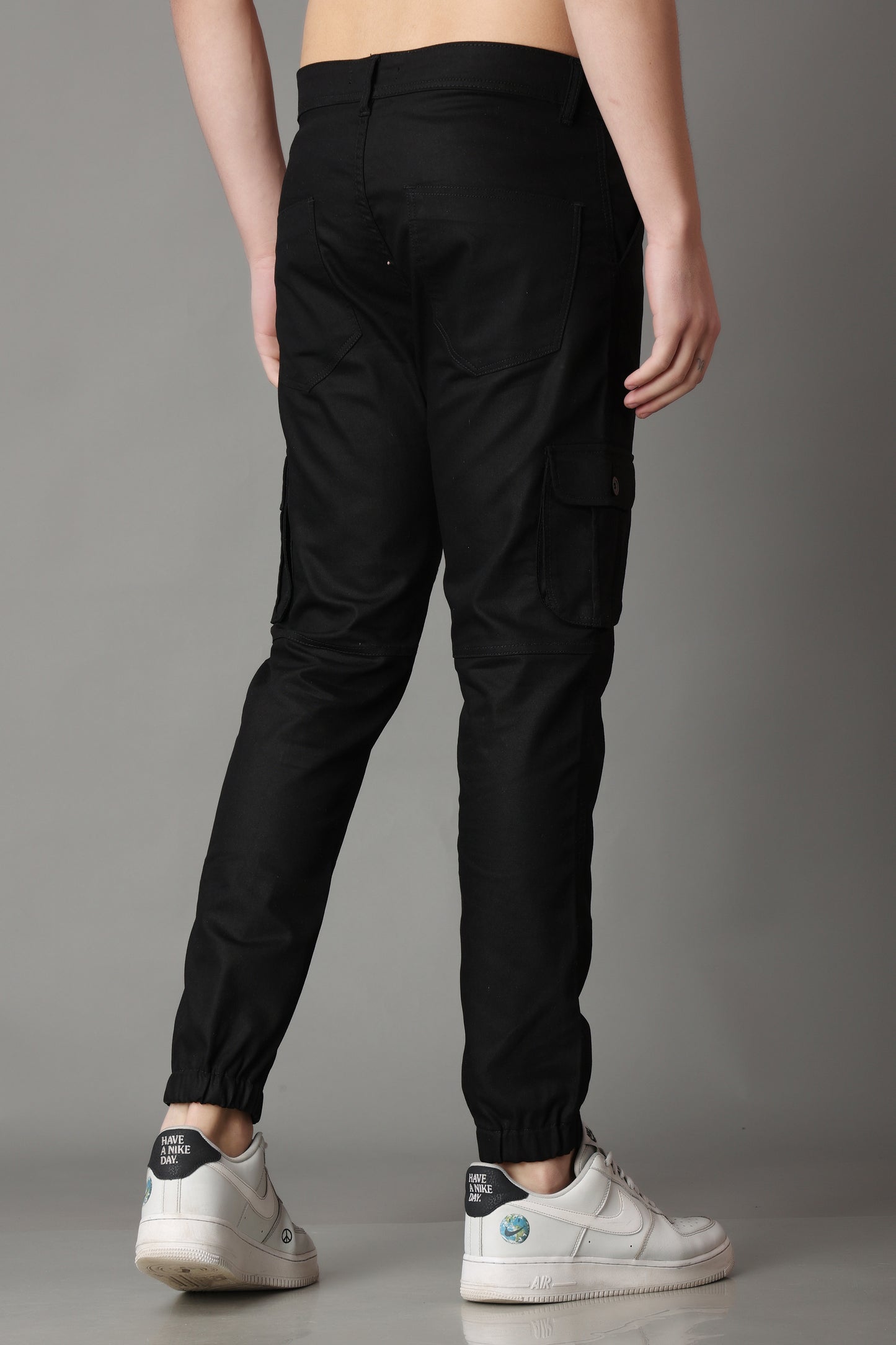 ZAYSH Men Regular Mid Rise Black Cargo Pants (BP)